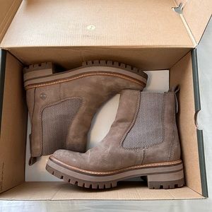 Timberland Chelsea boots in taupe